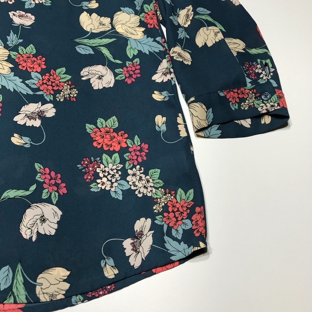 Floral Print Women's Top size medium - Picture 4 of 12